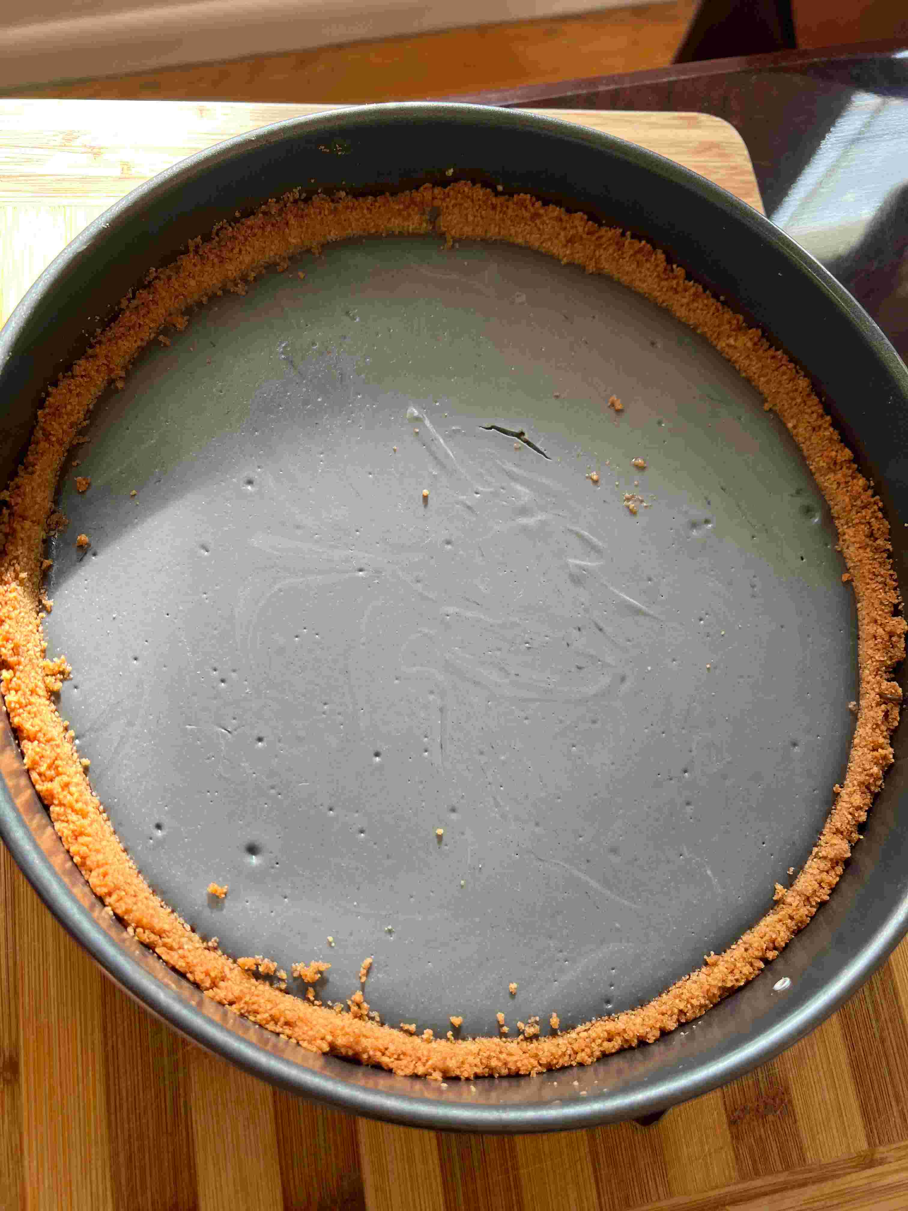 Cheesecake with toasted sesame topping